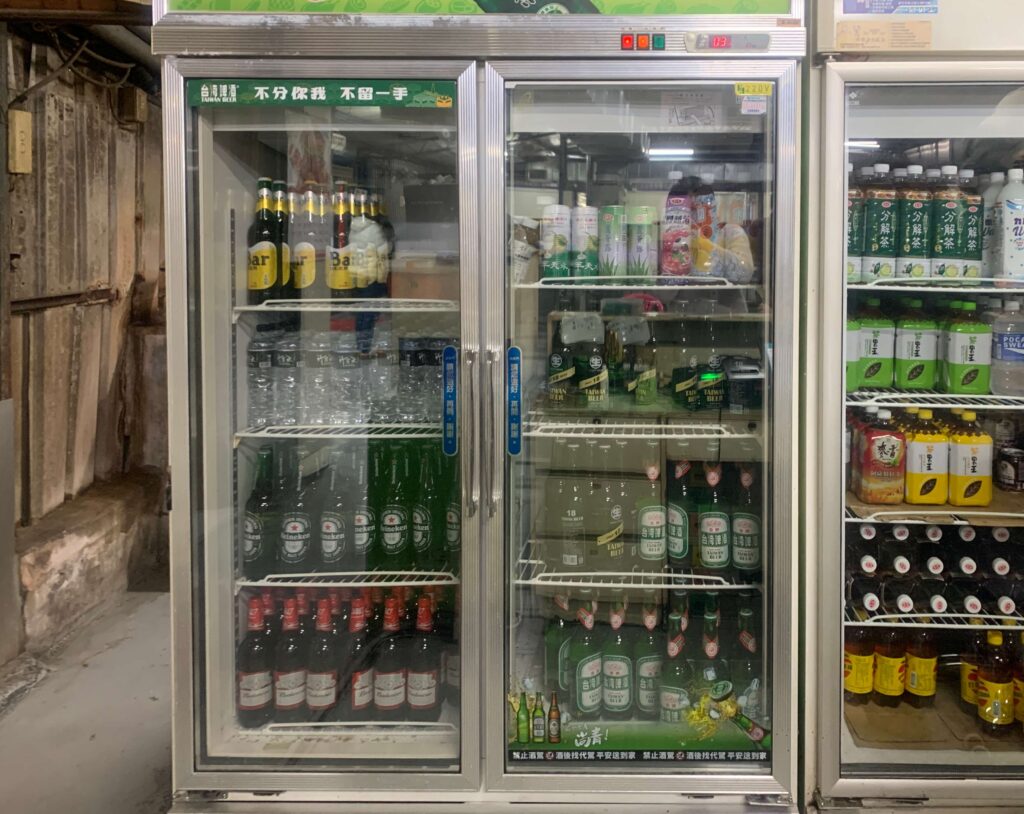 長興釣蝦場麻辣臭豆腐飲料櫃