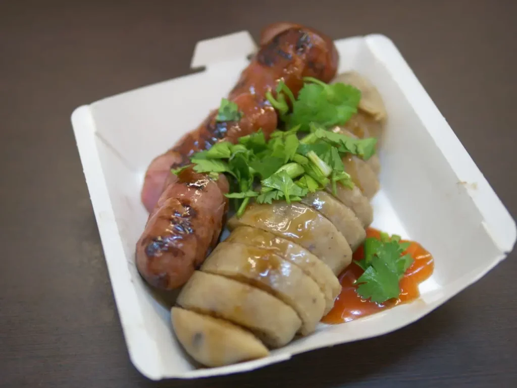桃園大溪|大溪美食推薦!老阿伯現滷豆干、阿杏臭豆腐