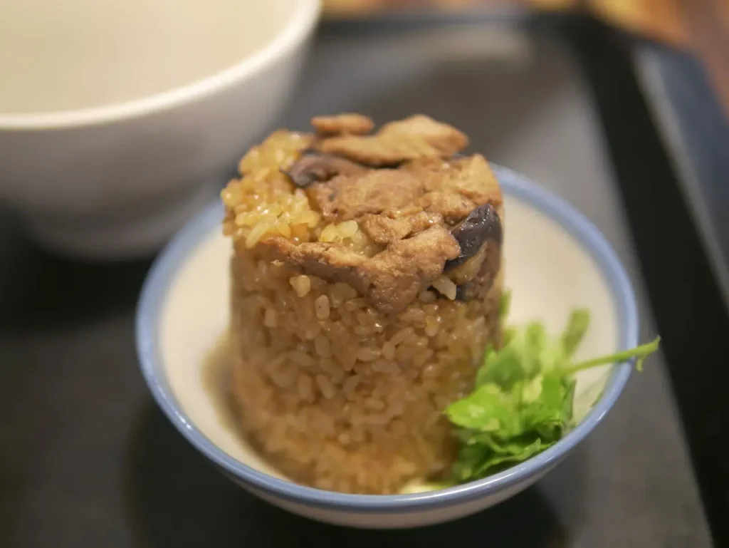 桃園大溪|大溪美食推薦!老阿伯現滷豆干、阿杏臭豆腐